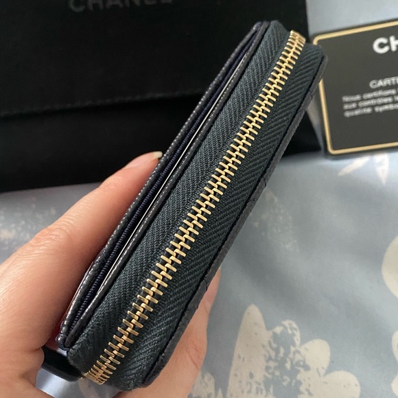 NEW Chanel Zipped Coin Purse - Picture 9 of 15
